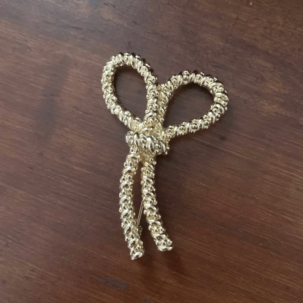 Vintage Dior Gold tone rope bow brooch